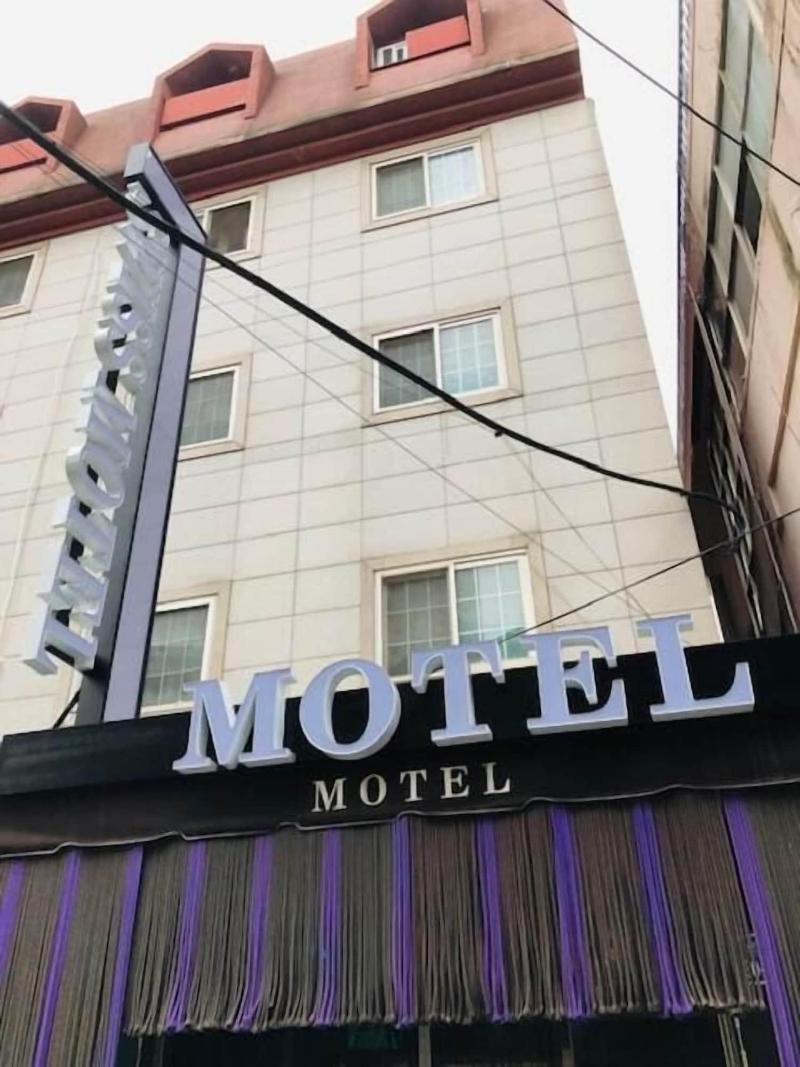 Swiss Motel image