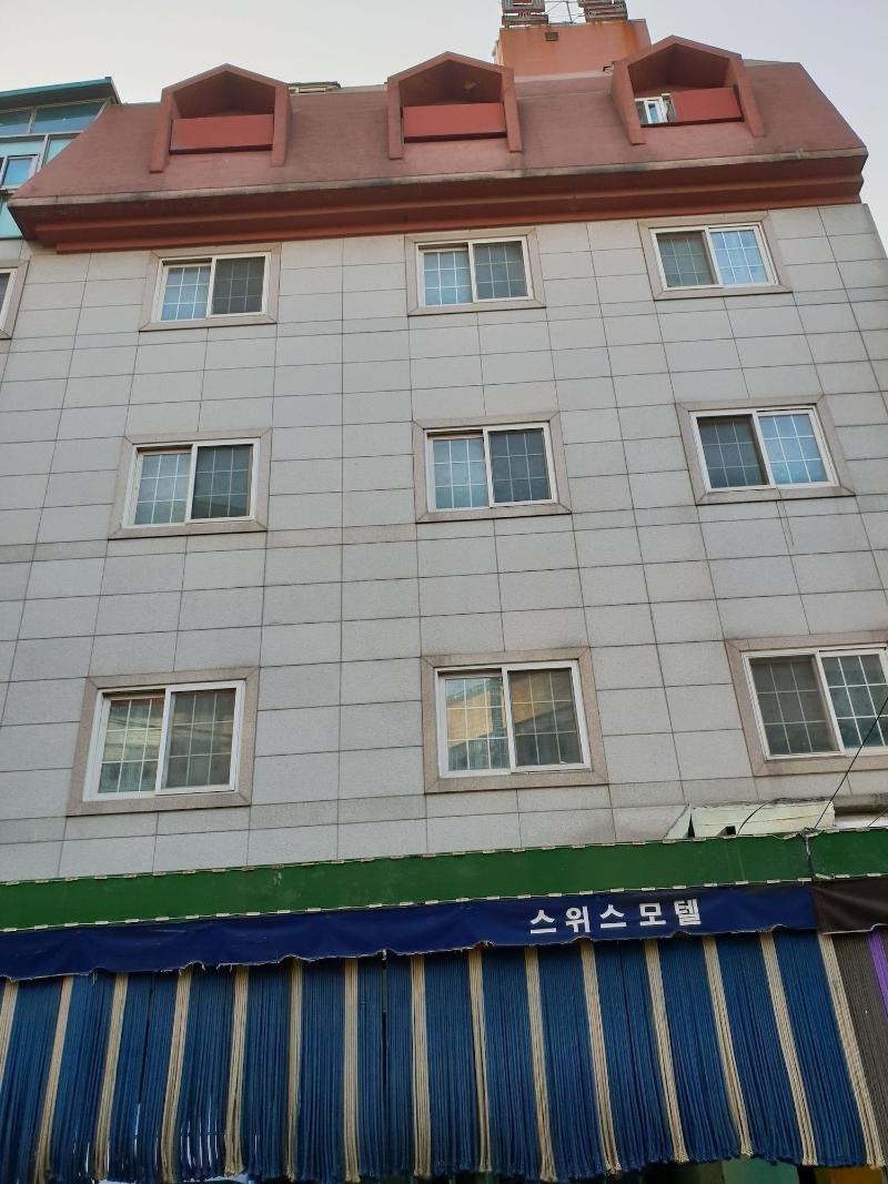 Swiss Motel image