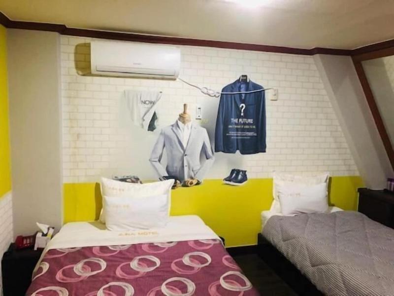 Swiss Motel image