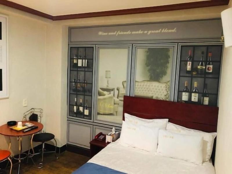 Swiss Motel image
