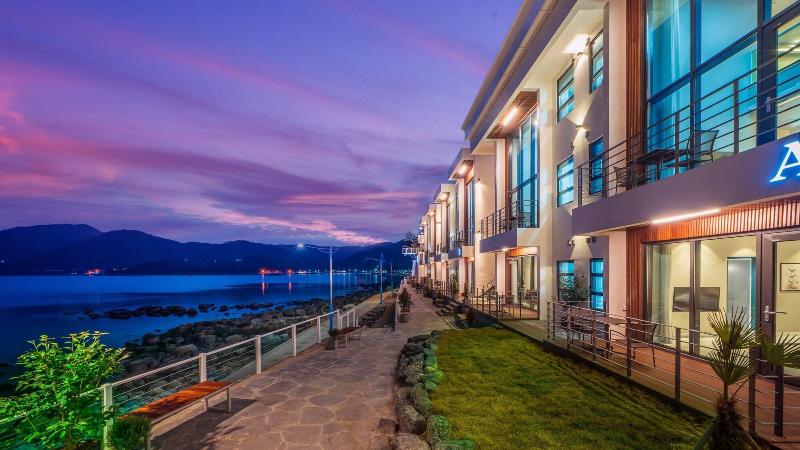 Namhae Lounge 32 Resort A image