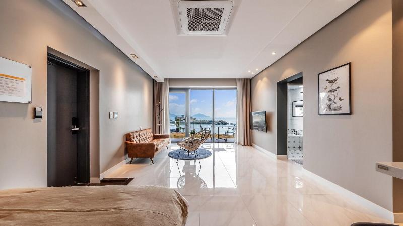 Namhae Lounge 32 Resort A image