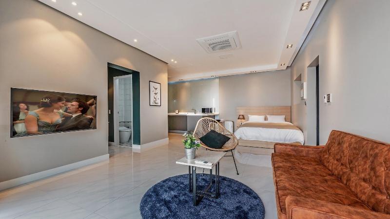 Namhae Lounge 32 Resort A image