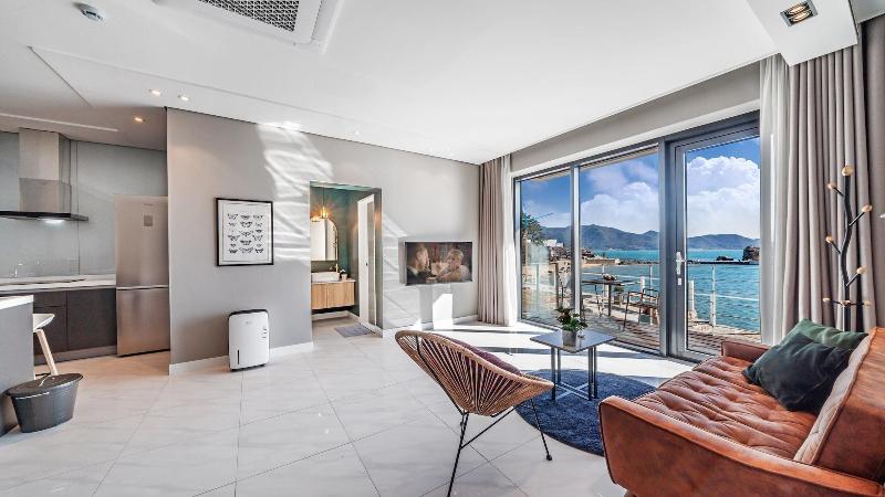 Namhae Lounge 32 Resort A image