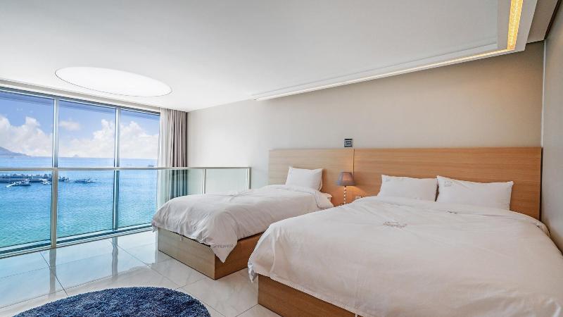 Namhae Lounge 32 Resort A image