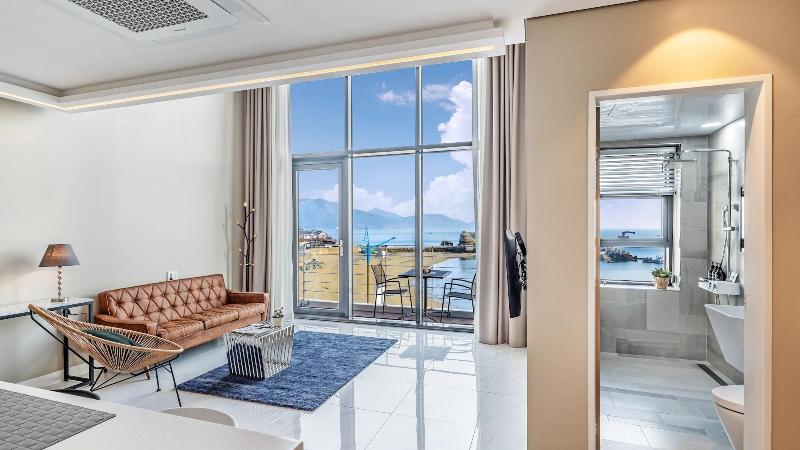 Namhae Lounge 32 Resort A image
