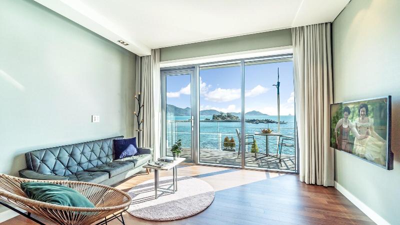 Namhae Lounge 32 Resort A image