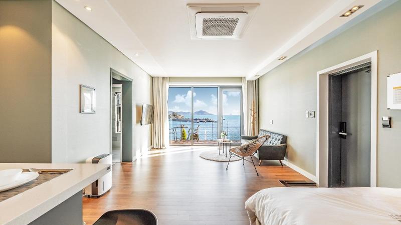 Namhae Lounge 32 Resort C image