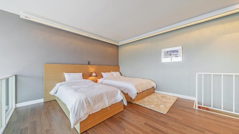 Namhae Lounge 32 Resort C image