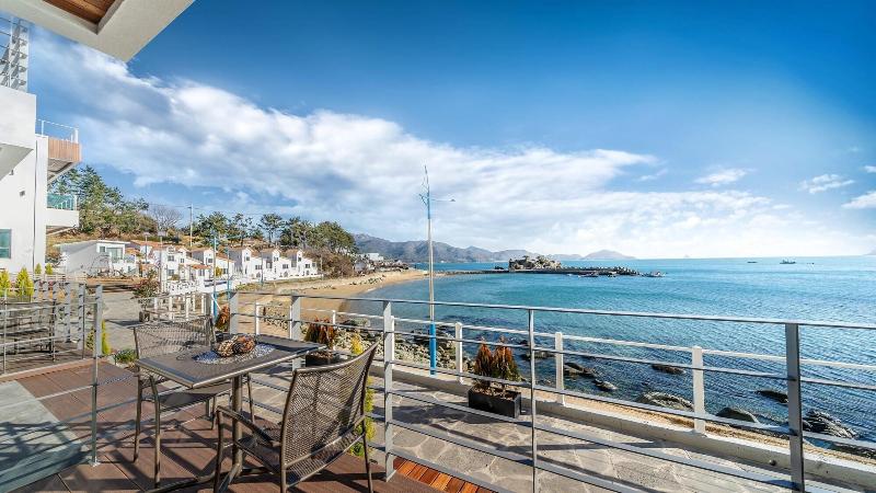 Namhae Lounge 32 Resort C image