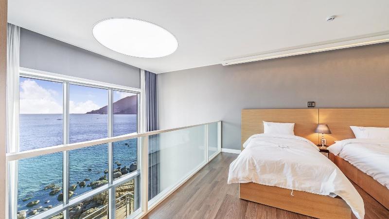 Namhae Lounge 32 Resort C image