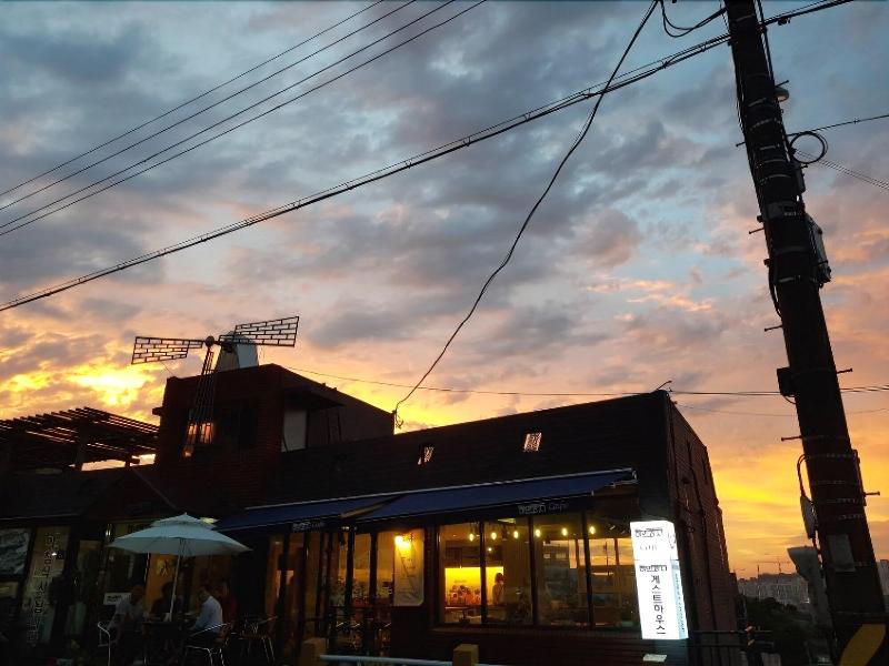 Mokpo White Windmill Guesthouse
