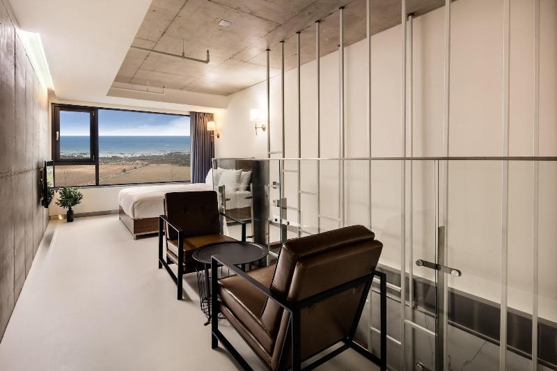 Snob Boutique Hotel Jeju image