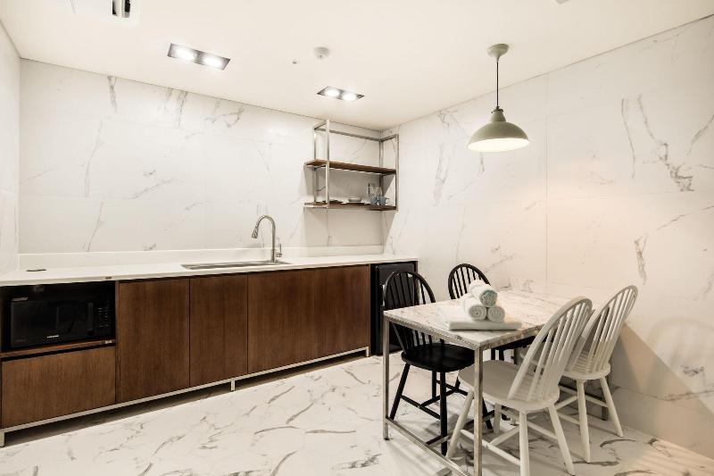 Snob Boutique Hotel Jeju image