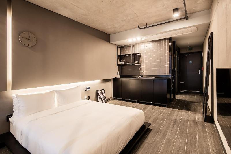Snob Boutique Hotel Jeju image