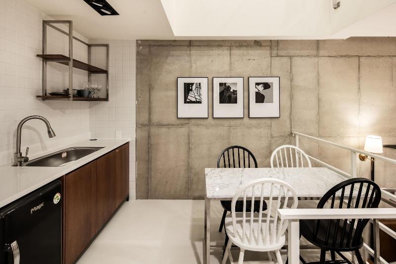 Snob Boutique Hotel Jeju image