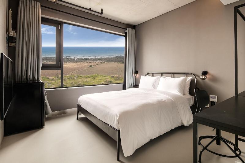 Snob Boutique Hotel Jeju image