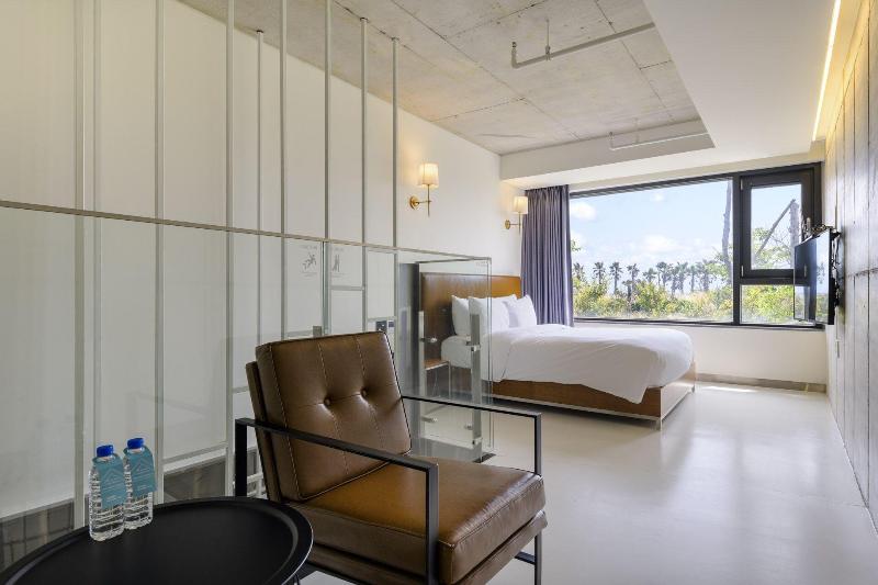 Snob Boutique Hotel Jeju image