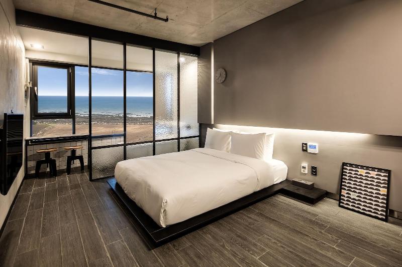 Snob Boutique Hotel Jeju image