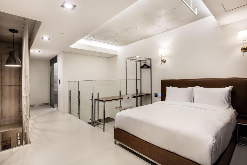 Snob Boutique Hotel Jeju image