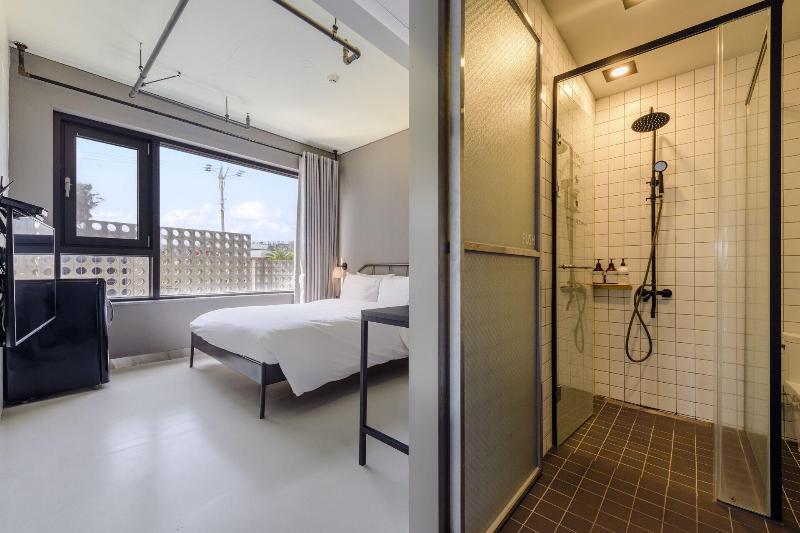 Snob Boutique Hotel Jeju image