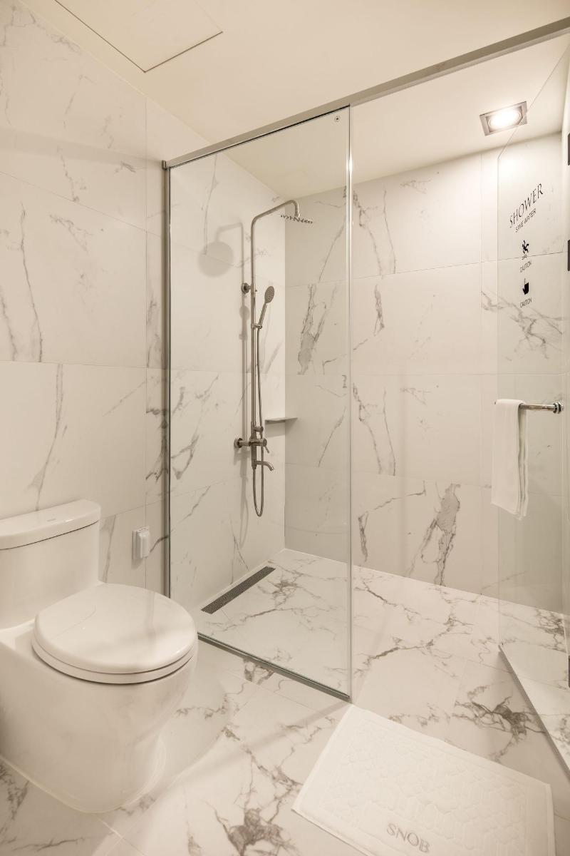 Snob Boutique Hotel Jeju image