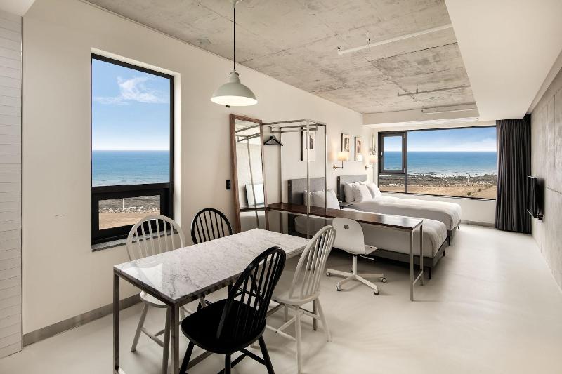 Snob Boutique Hotel Jeju image