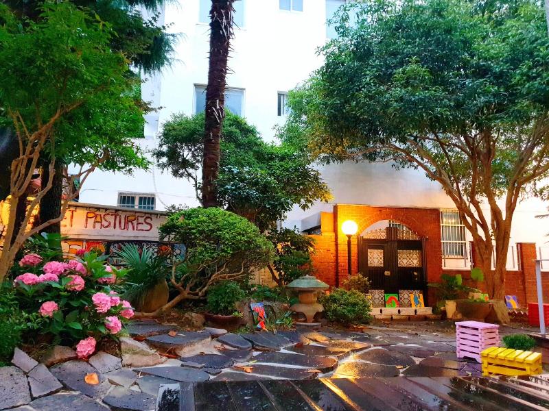 Gallery Family Hotel image