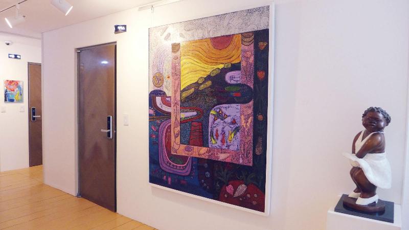 Gallery Family Hotel image