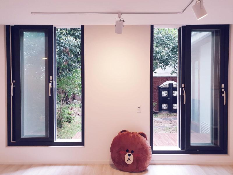 Gallery Family Hotel image