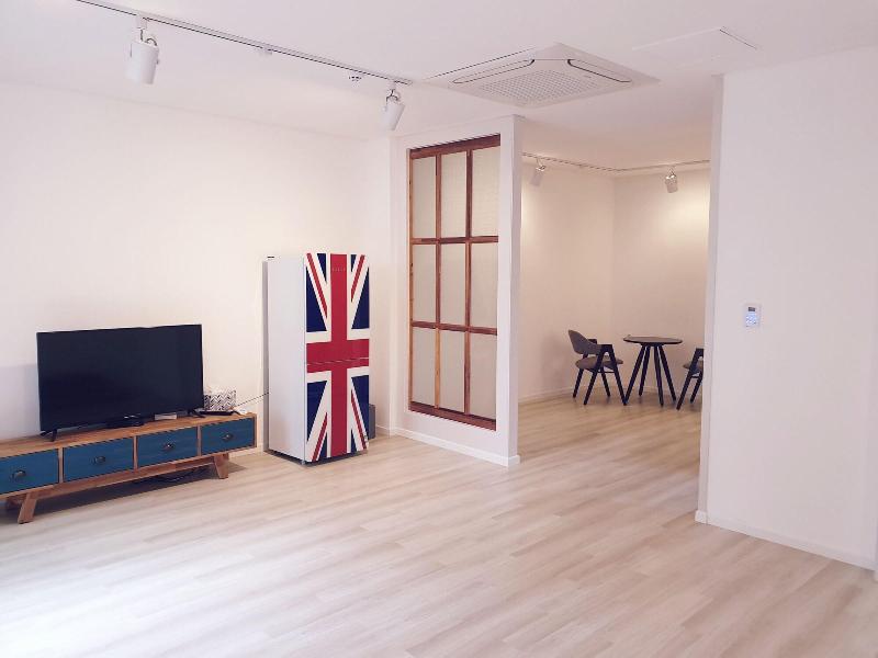 Gallery Family Hotel image