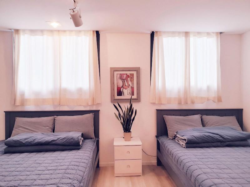 Gallery Family Hotel image