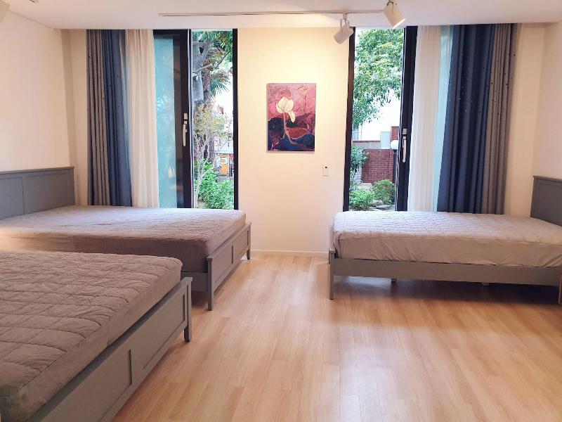 Gallery Family Hotel image