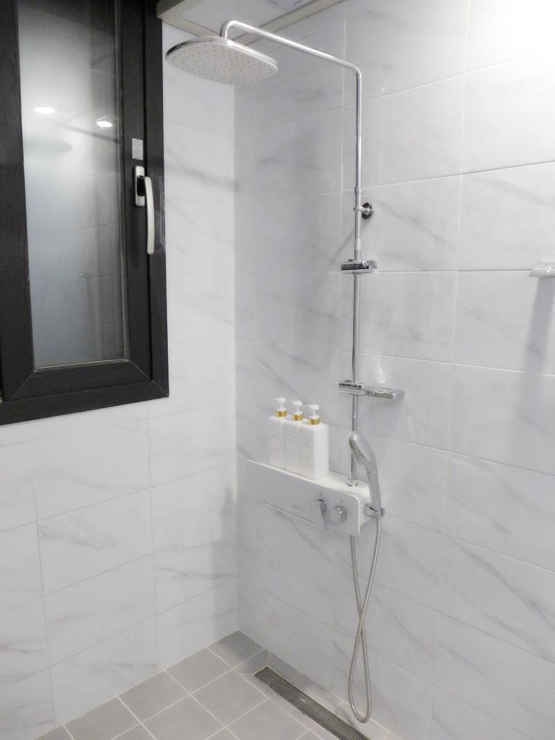 Gallery Family Hotel image