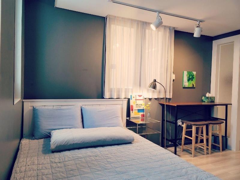 Gallery Family Hotel image