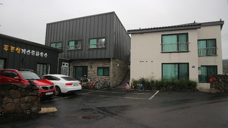 Blue Island Guesthouse - Hostel image
