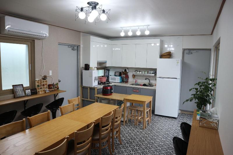 Blue Island Guesthouse - Hostel image