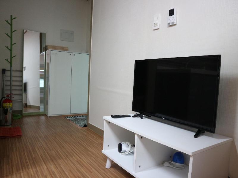 Blue Island Guesthouse - Hostel image