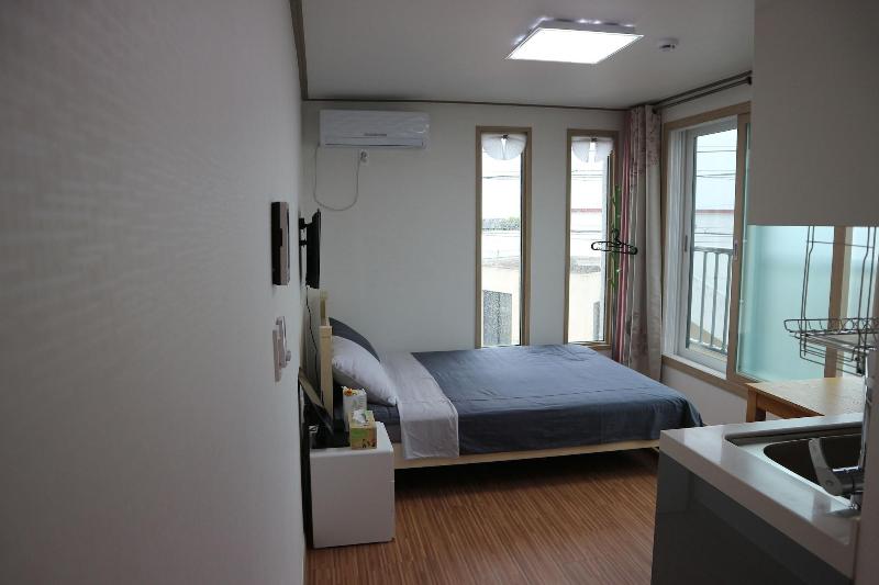 Blue Island Guesthouse - Hostel image
