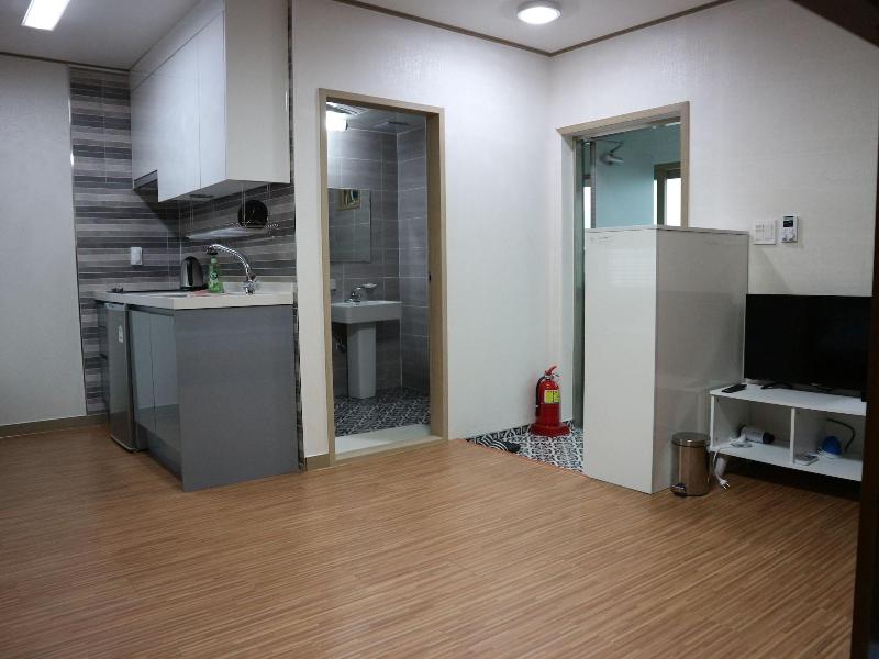 Blue Island Guesthouse - Hostel image