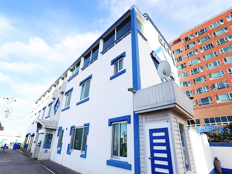 James Blue Guesthouse - Hostel image