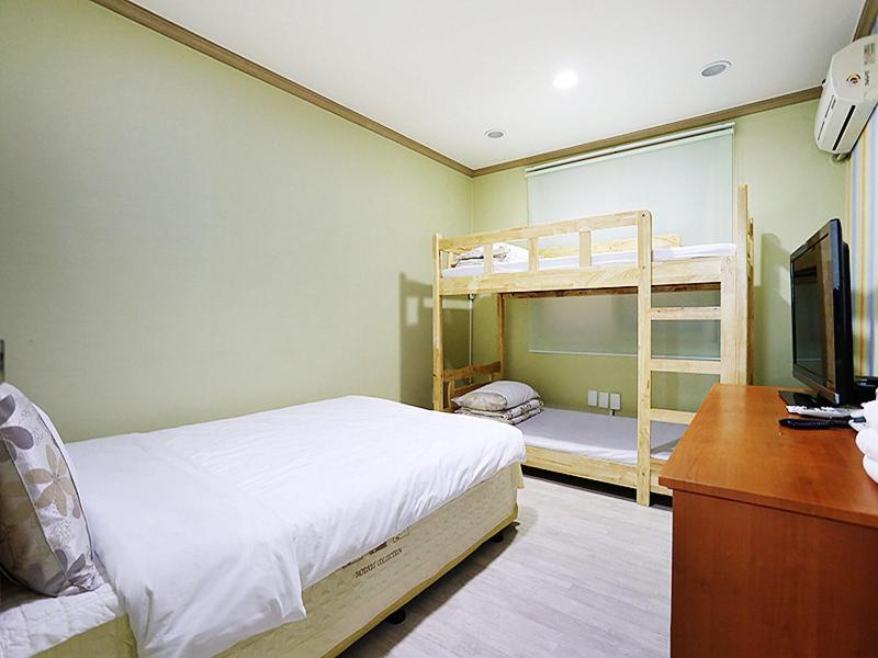 James Blue Guesthouse - Hostel image