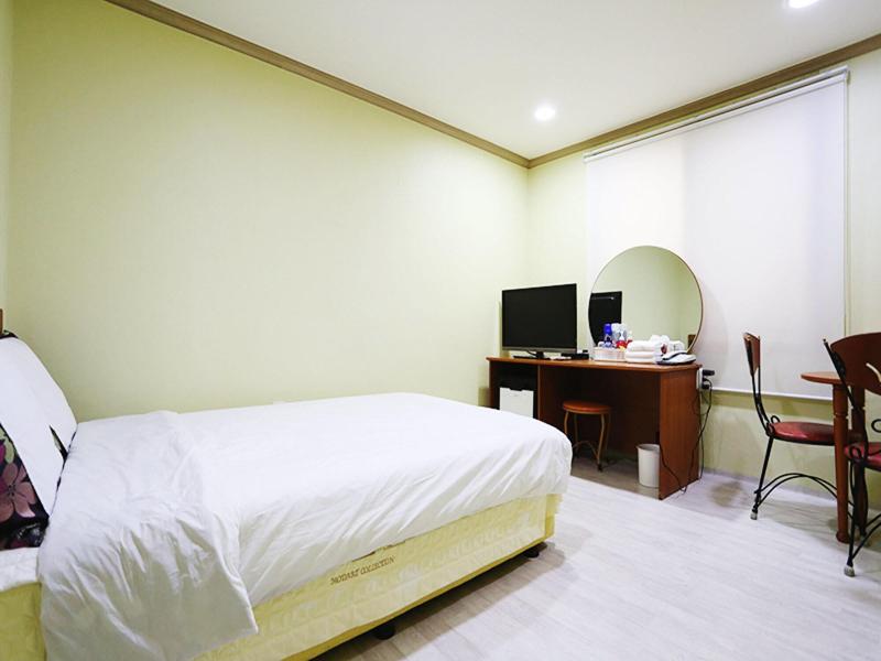 James Blue Guesthouse - Hostel image