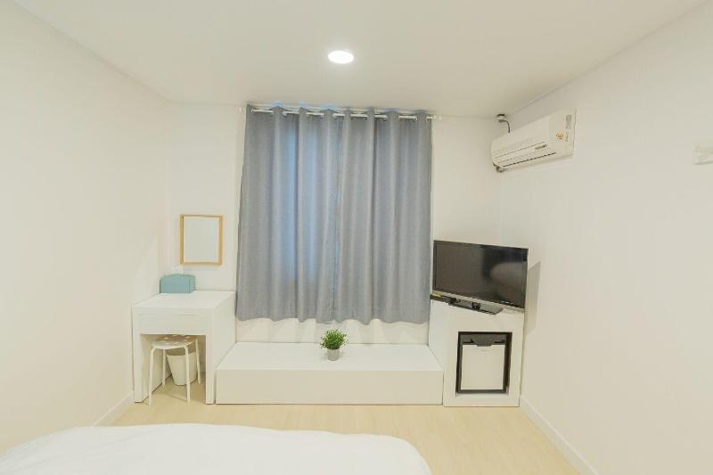 James Blue Guesthouse - Hostel image