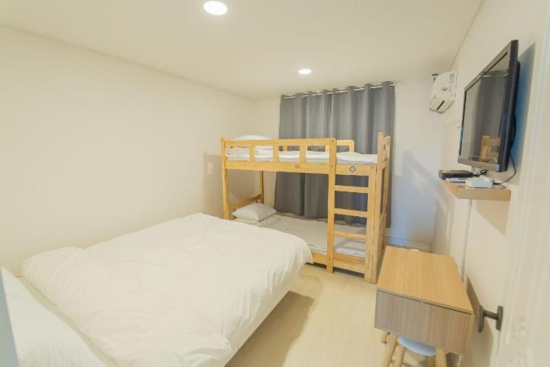James Blue Guesthouse - Hostel image