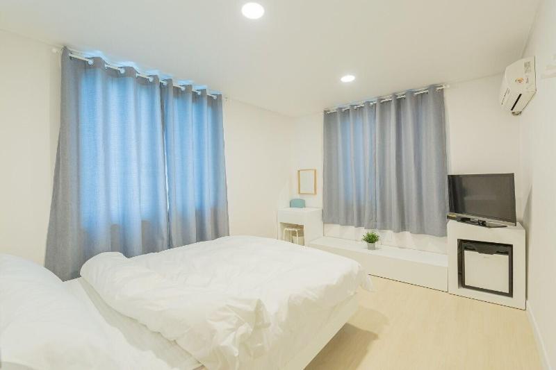 James Blue Guesthouse - Hostel image