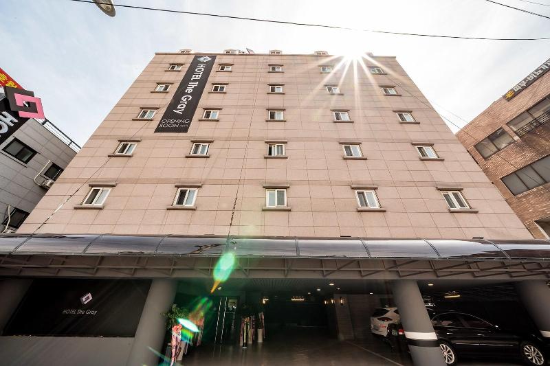 The Gray Hotel image