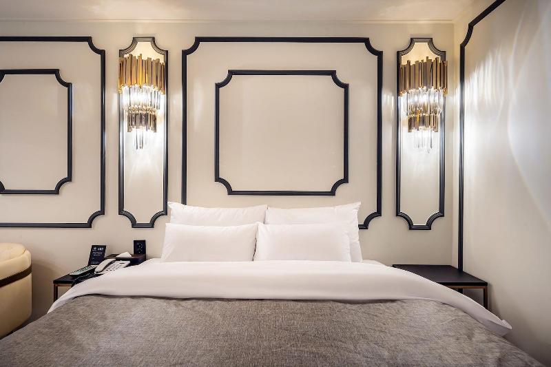The Gray Hotel image
