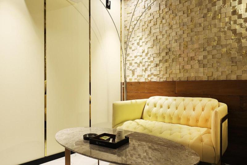 The Gray Hotel image