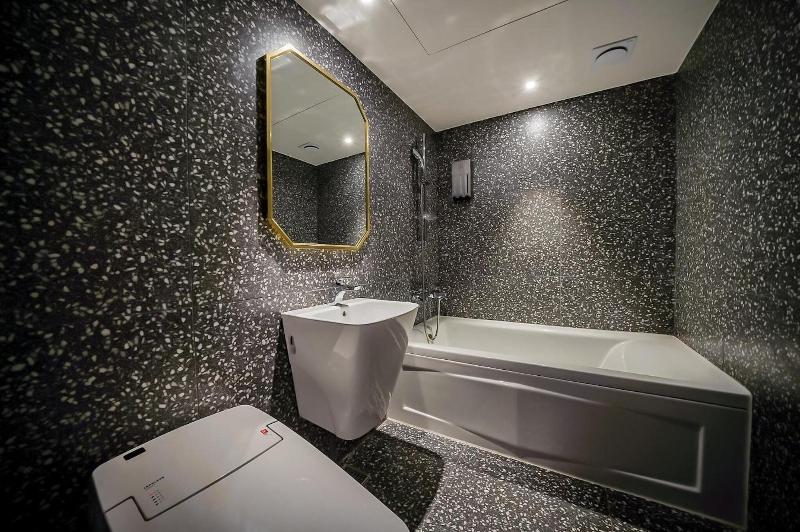 The Gray Hotel image